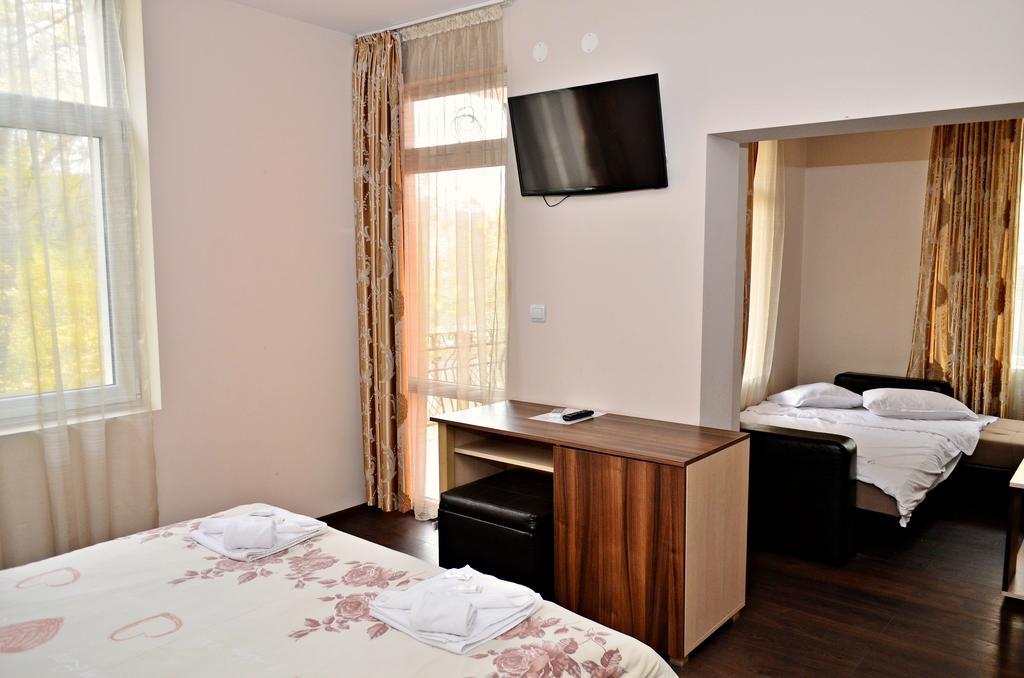 Guest House Anelim Veliko Tarnovo Ngoại thất bức ảnh